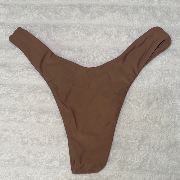 High-Cut Bikini Bottom - Picture 2 of 2